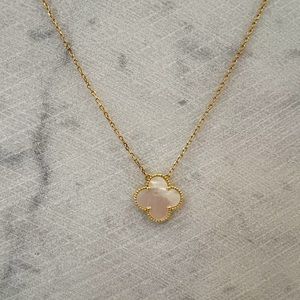 SOLD on IG REAL 18K GOLD white clover necklace